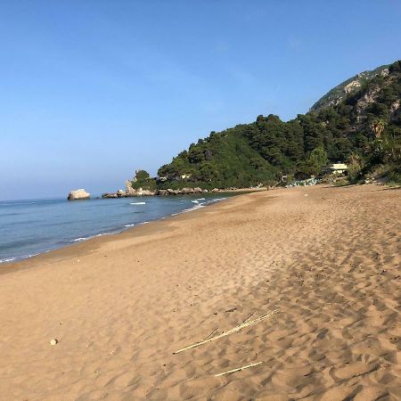 Seafront Calista Beach House With Garden Glyfada  Exterior foto