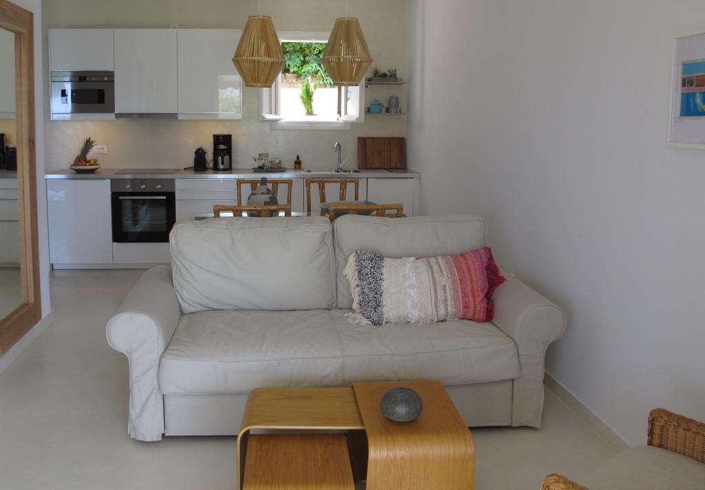 Seafront Calista Beach House With Garden Glyfada  Exterior foto