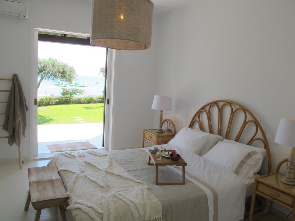 Seafront Calista Beach House With Garden Glyfada  Exterior foto