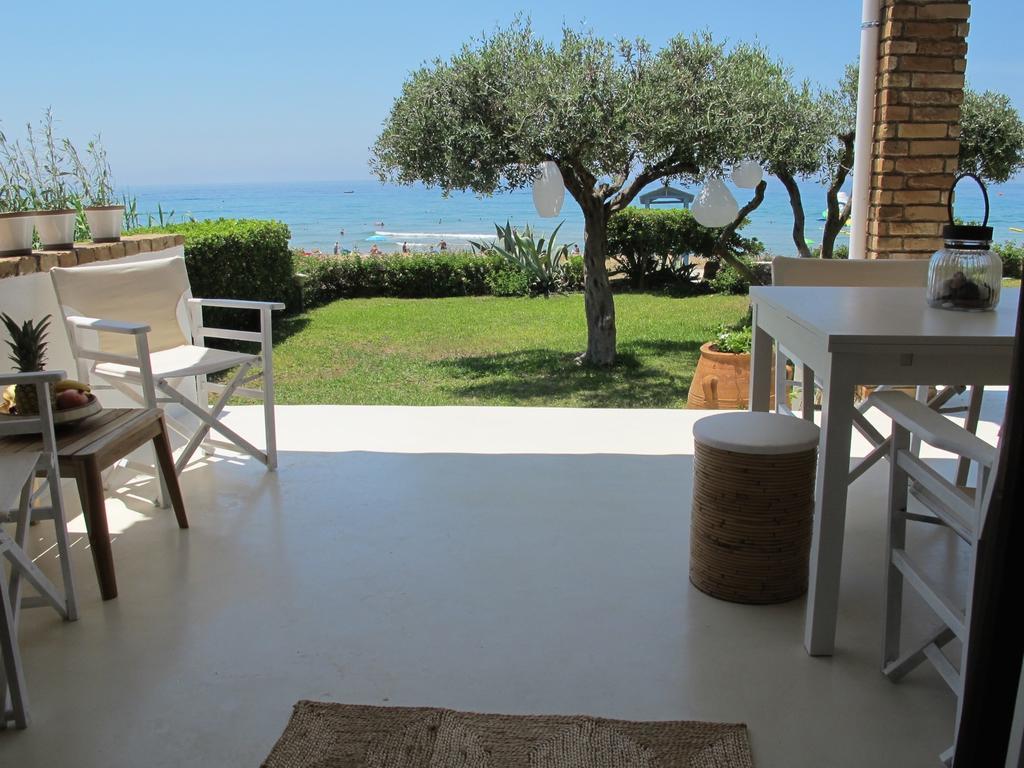 Seafront Calista Beach House With Garden Glyfada  Exterior foto